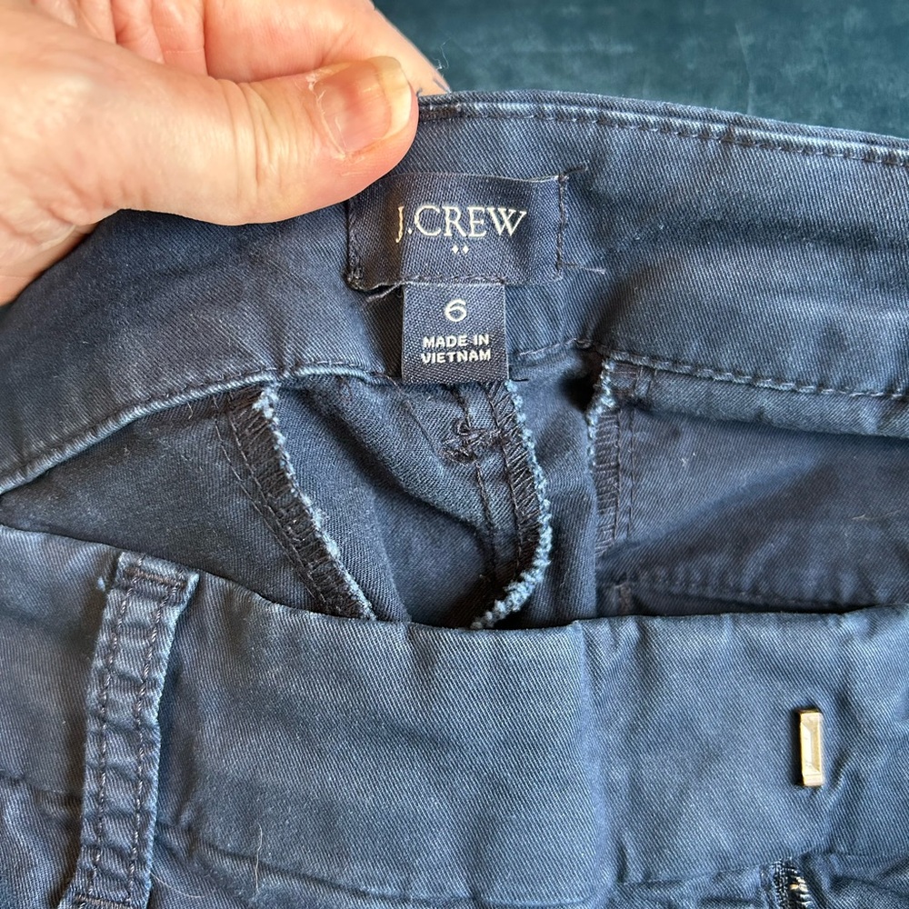 J. Crew Women's Frankie 9” Navy Bermuda Shorts - Picture 5 of 5